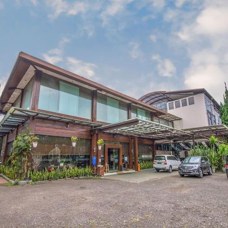 Takashimaya Hotel & Convention Lembang Exterior foto