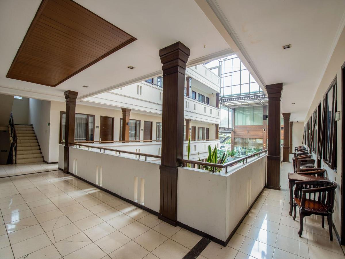 Takashimaya Hotel & Convention Lembang Exterior foto