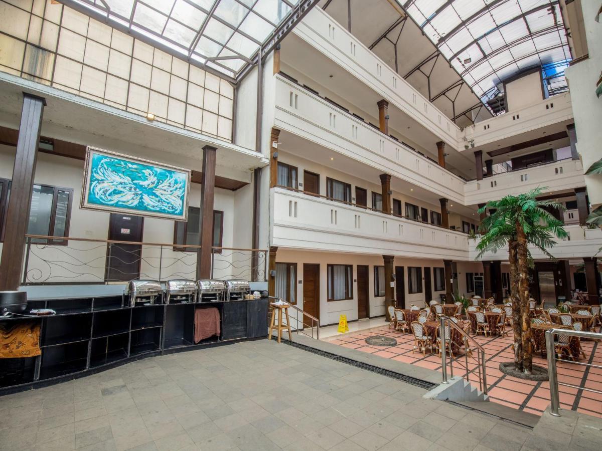 Takashimaya Hotel & Convention Lembang Exterior foto