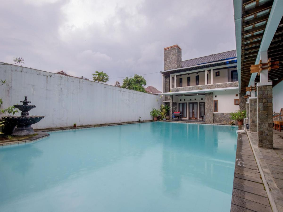 Takashimaya Hotel & Convention Lembang Exterior foto